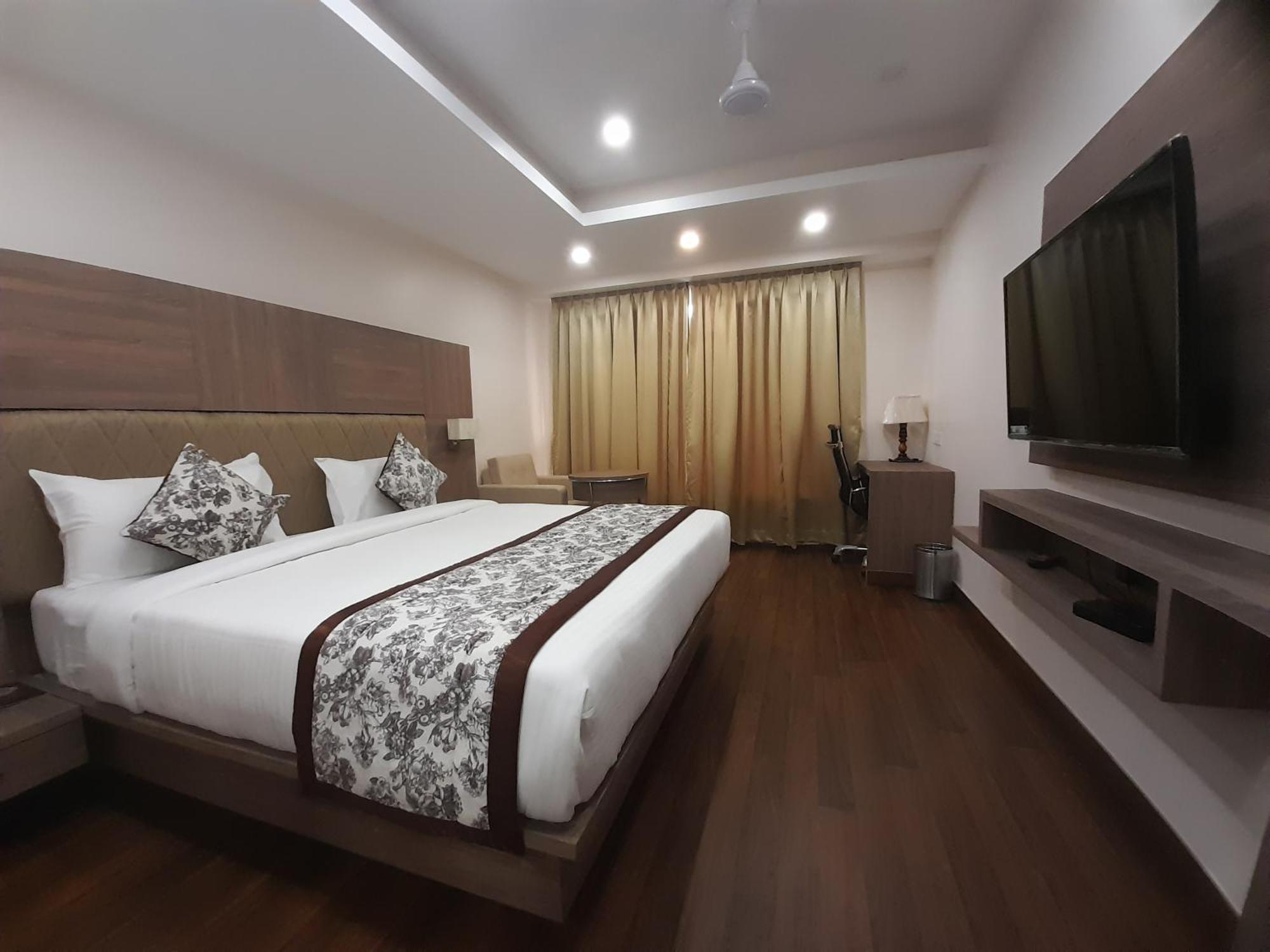 Variety Inn ปัฏนา ภายนอก รูปภาพ